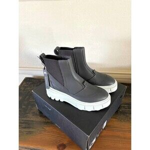 Sorel Women's Caribou X Chelsea Boots -Black   Leather-NIB- SZ 8-10-